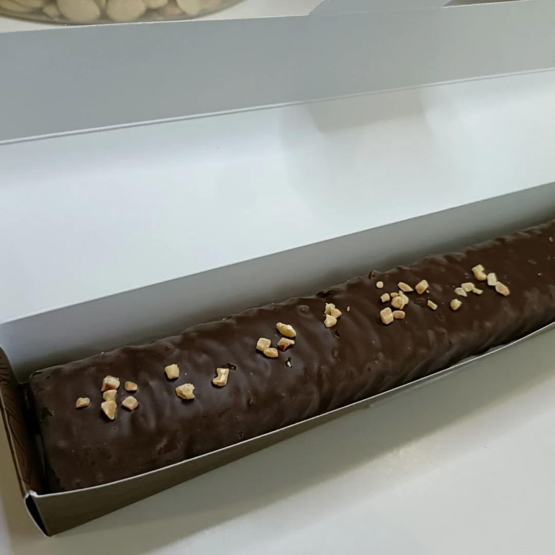 Alternative view of Turrón de praliné crocante